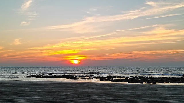 সুর্যোদয়ের মত সূর্যাস্তও ভীষণ সুন্দর এখানে।