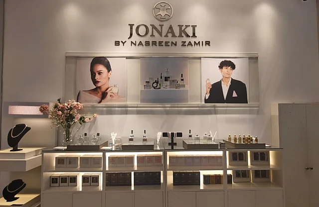 জোনাকি তাদের দ্বিতীয় স্টোর করেছে সেন্টার পয়েন্ট, উত্তরায়, যা ব্র্যান্ডটির জন্য এক নতুন অধ্যায়ের সূচনা