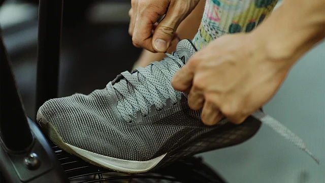 ভুল মাপের বা ভুল ধরনের জুতা দীর্ঘমেয়াদে শরীরের জন্য ক্ষতির কারণ হতে পারে