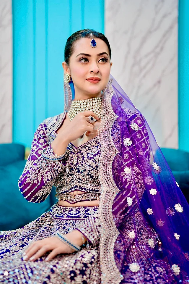 ঝলমলে বেগুনি লেহেঙ্গায় বুবলি