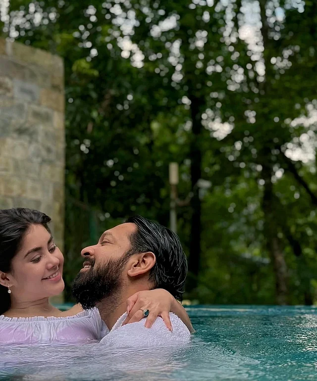 আজকের দিনে তারকাদের দাম্পত্য সম্পর্ক শুধু দুজনের মধ্যে সীমাবদ্ধ নয়। আমাদের ক্ষেত্রেও কি তাই নয়?