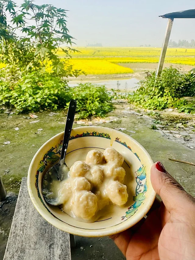 মিষ্টিমুখের আয়োজনে ছিল চাটমোহরের বিখ্যাত রসমালাই