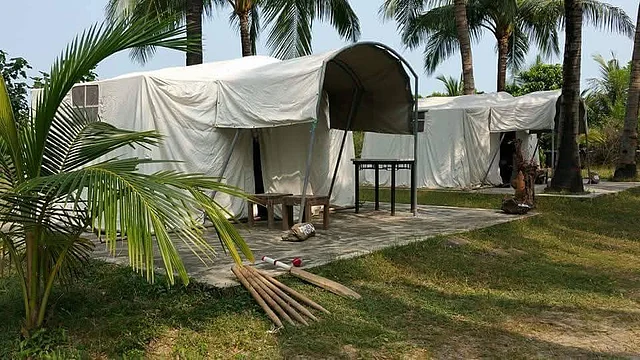 নামে তাবু হলেও এদের কাঠামো অনেকটা ঘরেরই মতো