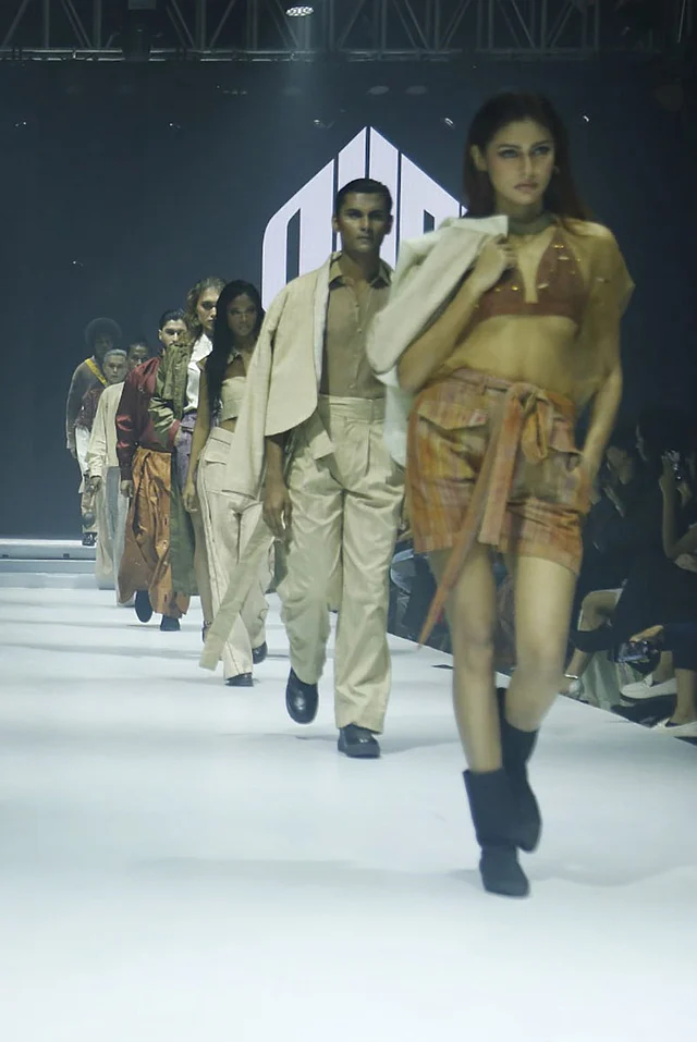 আত্মপরিচয়ের বার্তা এখন পোশাকের নকশা ও স্টাইলিংয়ের অংশ হয়ে উঠছে