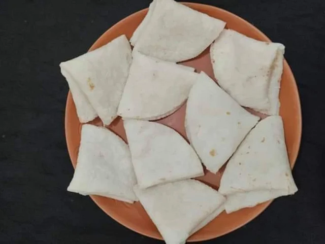 সঙ্গে এমন তুলতুলে চালের রুটি