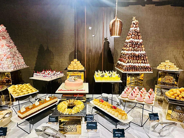 আছে নানা স্বাদের মিষ্টি