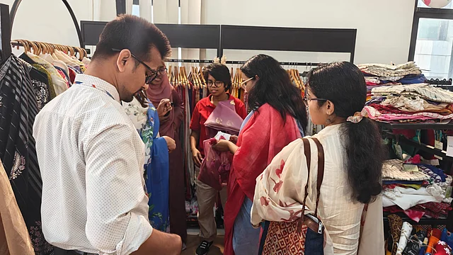 স্টলে ভিড় ছিল উল্লেখযোগ্য