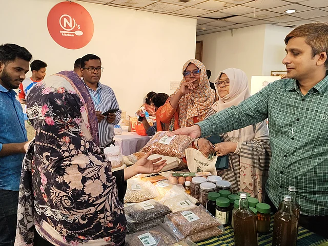 ভেজাল মুক্ত অর্গানিক খাবার পেতে হলে শস্য প্রবর্তনার স্টলে একবার ঢুঁ মারতেই হবে