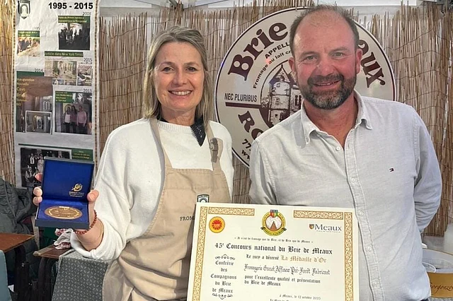 ২০২৫ সালে পনির প্রস্তুতকারী স্বর্ণপদকপ্রাপ্ত প্রতিষ্ঠান গ্যানোর স্বত্বাধিকারী ভাই-বোন, ইজাবেল ও স্তেফেন