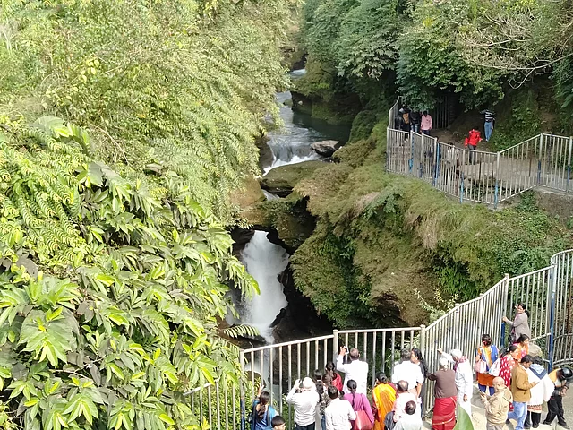 দেবীর প্রপাত দেখে অত্যন্ত হতাশ হয়েছি