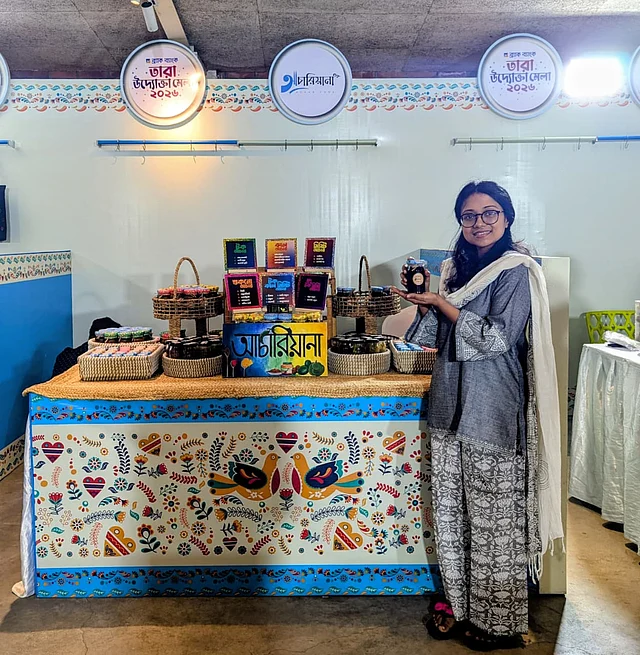 মেলায় আচারিয়ানার স্টল