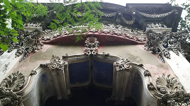 ভবনের আংশিক কারুকাজ