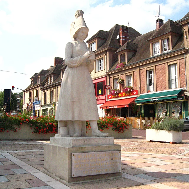 নরম্যান্ডির খুব কাছের গ্রাম ভিমুতিয়েতে দেখতে পাওয়া যাবে মারি আরেলের ভাস্কর্য