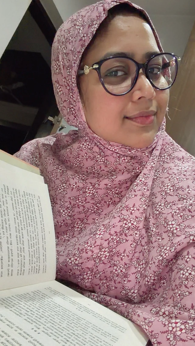 চশমা পরে অন্যরকম লুকে ভাবনা