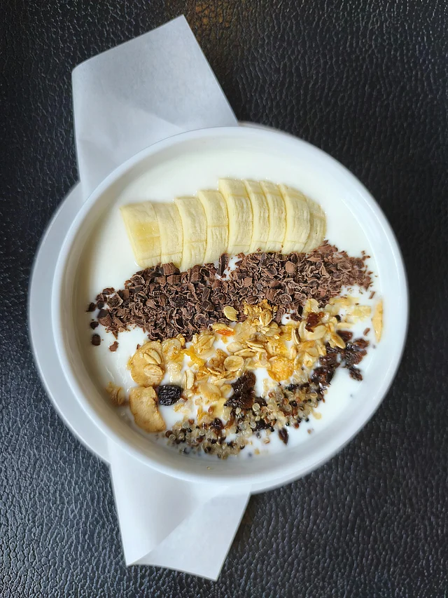 টক দই ও কলা হতে পারে দারুণ স্বাস্থ্যকর ইফতার