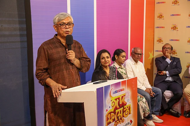 বক্তব্য দিচ্ছেন আনিসুল হক