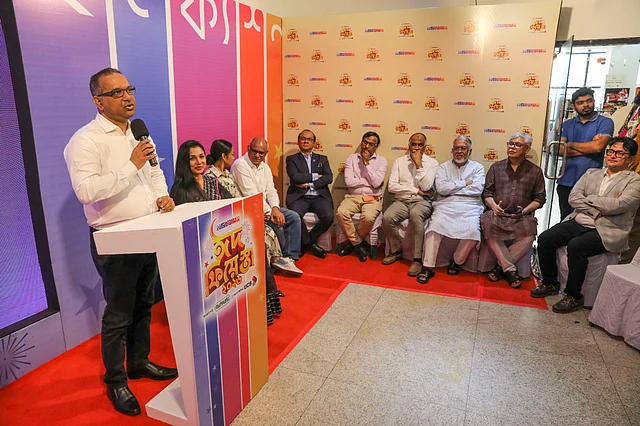 কথা বলছেন খালিদ মাহমুদ খান