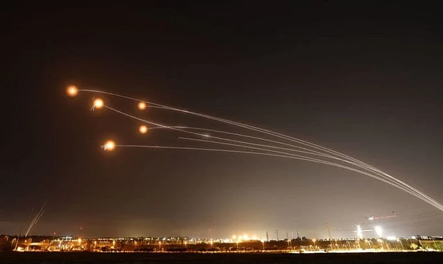 আয়রন ডোম মিসাইলের আক্রমণ প্রতিহত করতে পারে অনেকটা