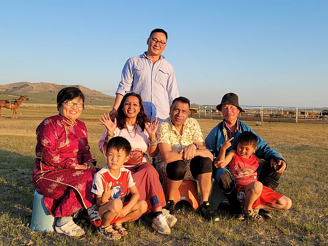 পুরো পরিবারের সঙ্গে