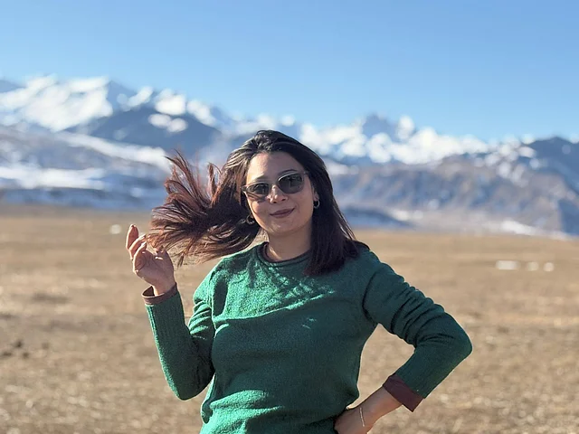 নিজেই ক্যামেরার সামনে