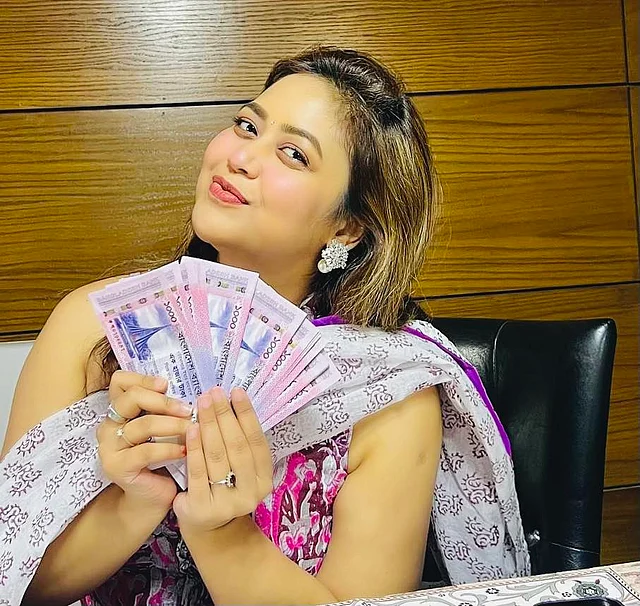 ভাবনা খুব খুশি সালামি পেয়ে