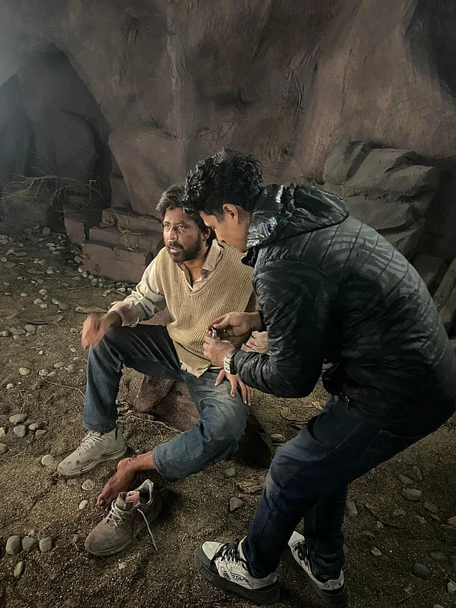 আফরান নিশোরকে শেষ মুহুর্তে চাপআপ করছেন খোকন