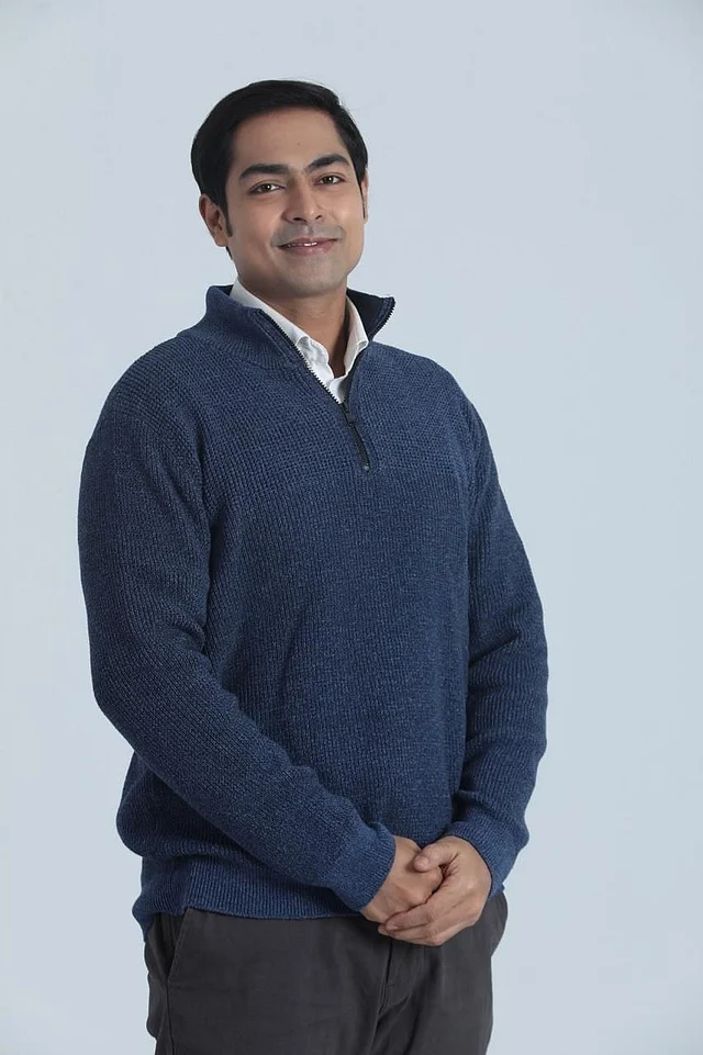 ভিন্নতার মাঝেও অভিনেতা আরেফিন জিলানীর মধ্যে লুকিয়ে আছে এক অদ্ভুত রেট্রো ফ্যাশন স্টেটমেন্ট