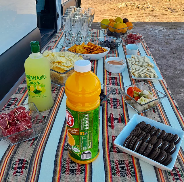 ‘ভ্যালি ডি লা মুয়েরতে’—এ ট্যুর এজেন্সির দেওয়া খাবার