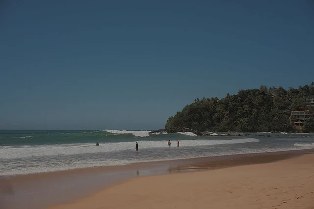 অনেকের কাছেই মিরিসসার সৈকত সবচেয়ে সুন্দর