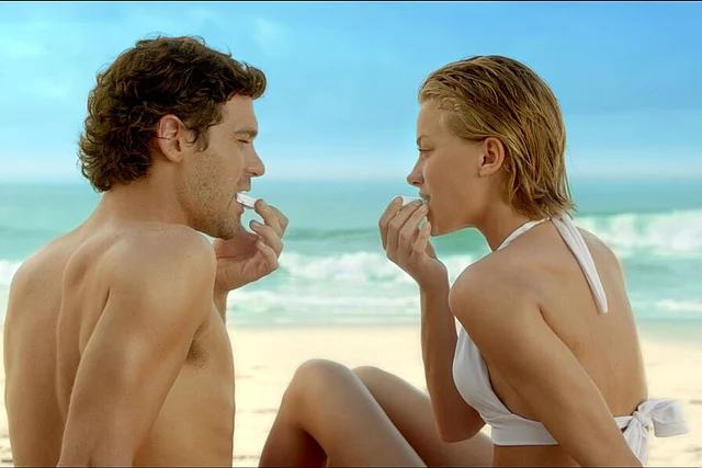 ১৯৬৮ সালের পরে বিজ্ঞাপনে রক্ষণশীলতার প্রভাব হ্রাস পায়, পনিরকে ঘিরে যুগলদের আন্তরিক মুহূর্ত মূর্ত হয়ে সাহসী বিজ্ঞাপনে