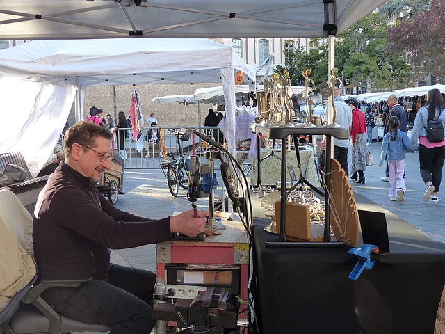 ব্রুনোর নিজের বুটিকেই রয়েছে শিল্পশালা