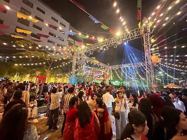 আলোকসজ্জা যেন সুবিচার করছে আলোকি নামের