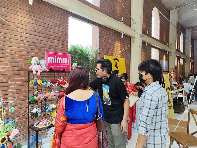 এর মাঝে ব্যতিক্রমী কিছু লাইফস্টাইল প্রোডাক্ট দেখা যায় যেমন ক্রশেটেড পুতুল