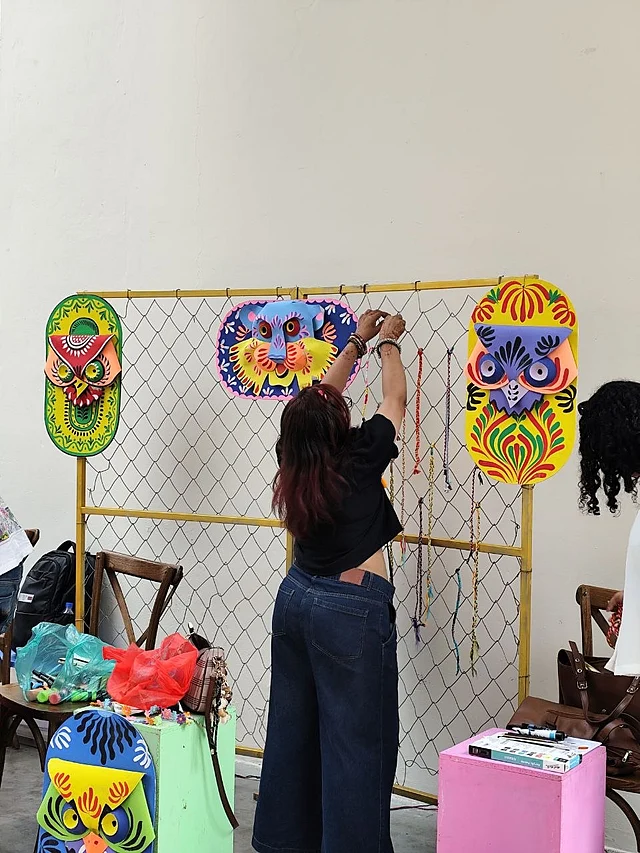 নববর্ষের মুখোশ নিযে বানানোর মতো মজা আর হয় না