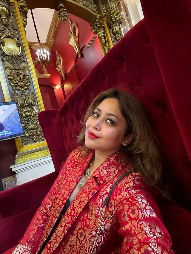 নিজের গৌরবময় মুহূর্তে দেশিয় ফ্যাশনকে সগর্বে তুলে ধরেন ভাবনা