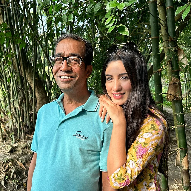বাবার সঙ্গে হাটে গিয়ে গরু কেনার অভিজ্ঞতা আনন্দ, ভয় আর ভালো লাগার এক মিশ্র অনুভূতি