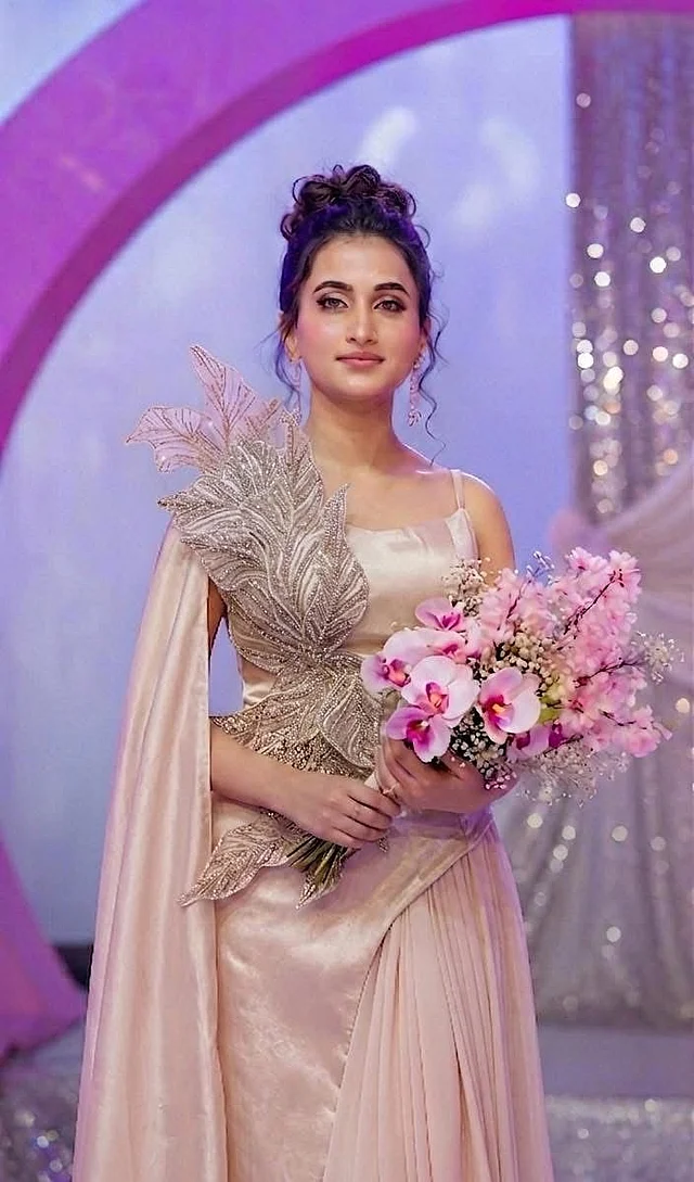 লাক্স সুপারস্টারে প্রথম রানারআপ
