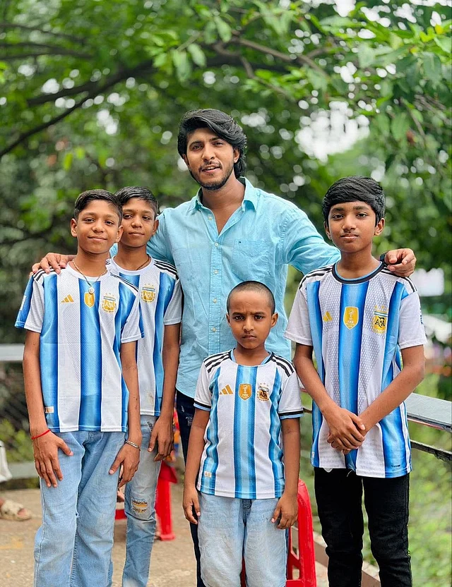 তৌসিফ বিশ্বাস করেন, ফুটবল একসঙ্গে দেখার আনন্দ আলাদা