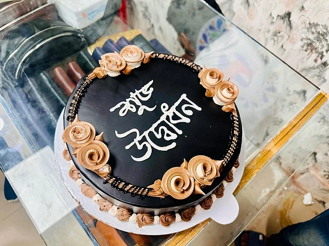 শোরুম উদ্বোধন উপলক্ষে পুরো জুলাই মাসজুড়ে সব পণ্যে রাখা হয়েছে ১৫ শতাংশ মূল্যছাড়