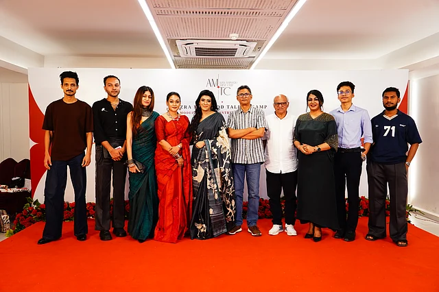 প্রতিষ্ঠানটি মডেলিংয়ের পাশাপাশি প্রেজেন্টিং ও পেজেন্ট্রি প্রশিক্ষণও চালু করে