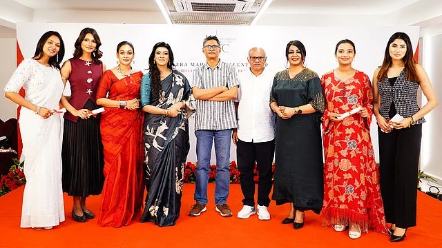 জাতীয় ও আন্তর্জাতিক পর্যায়ে উল্লেখযোগ্য সাফল্য অর্জন করা শিক্ষার্থীদের বিশেষভাবে সম্মানিত করা হয়
