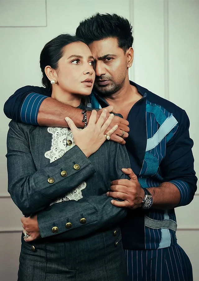 দেব-শুভশ্রী ব্যাপারগুলো বেশ ম্যাচিউরভাবেই হ্যান্ডেল করছেন