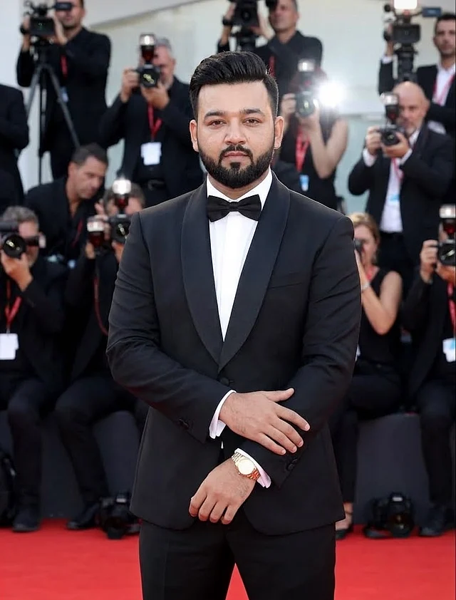 ভেনিসে তাসমিম জোবায়ের