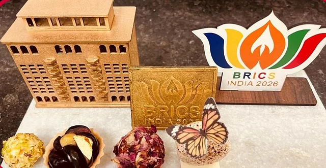 তুঁত ফল যোগ হওয়ায় স্বাদ ও রঙে এসেছে আলাদা বৈশিষ্ট্য