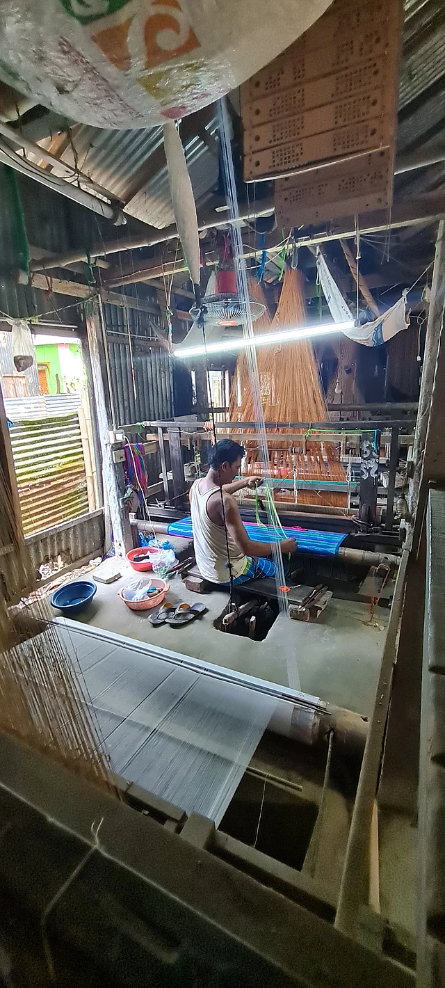 হ্যান্ডলুমের সংকটের দায় এককভাবে পাওয়ারলুমের নয়
