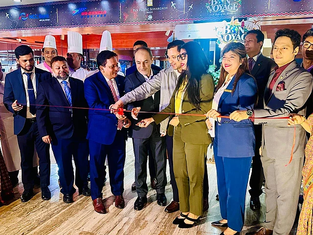 উদ্বোধনী অনুষ্ঠানে অতিথিরা
