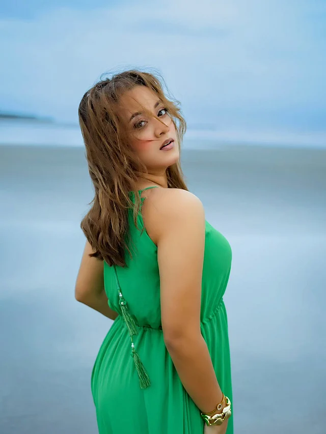 এখানেও ম্যাট ফিনিশের হালকা মেকওভার।