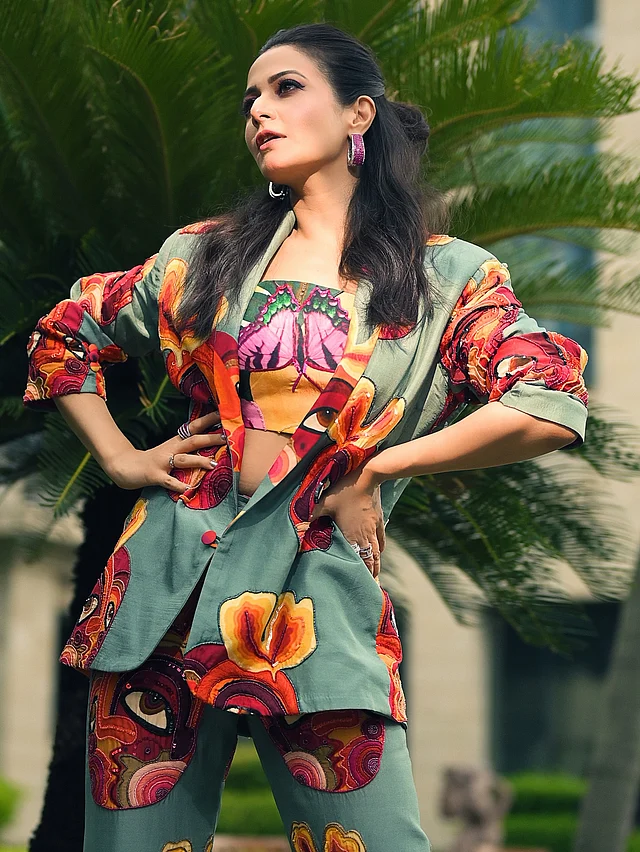 বোহো থিমের স্যুট পরেছেন কোয়েল এই লুকে