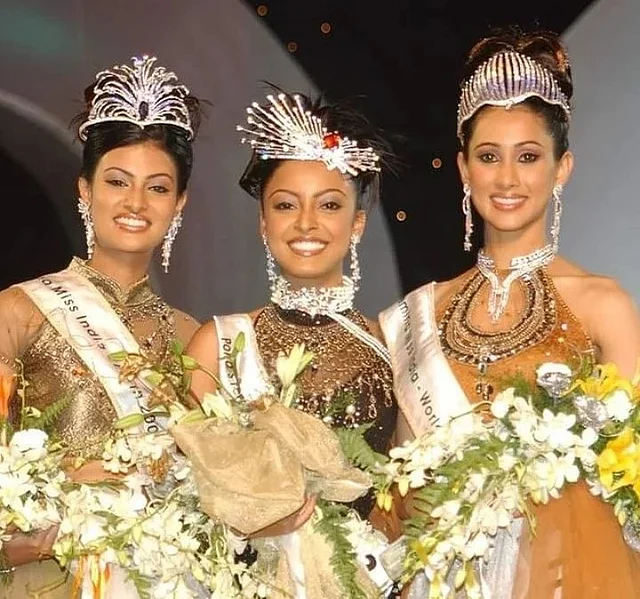 মিস ইউনিভার্স ইন্ডিয়ার খেতাব জিতেছিলেন তনুশ্রী দত্ত