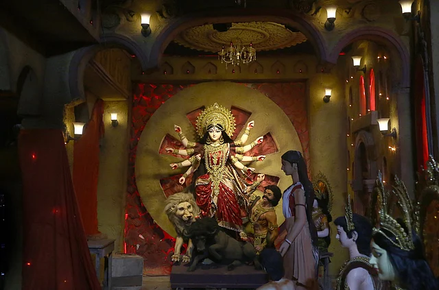দেবী দুর্গার আরাধনায় মেলে আমরা শক্তি, সাহস, মমতা ও শুভবোধ